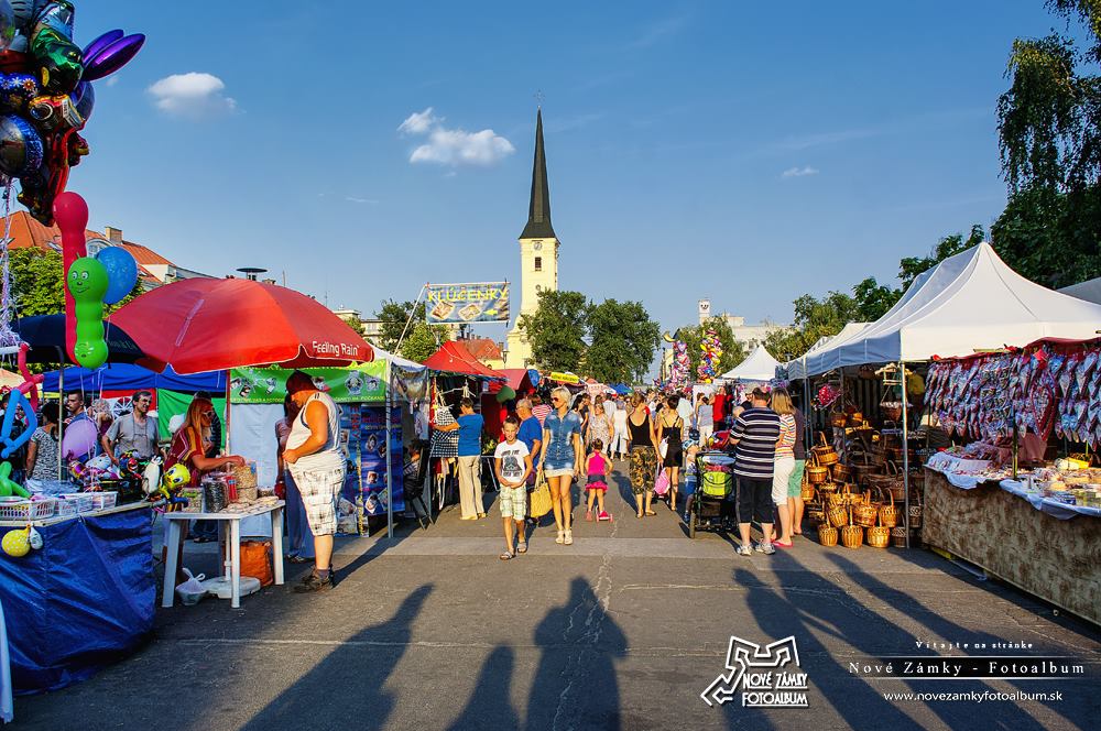 Jour de marché coloré à Nové Zamky
