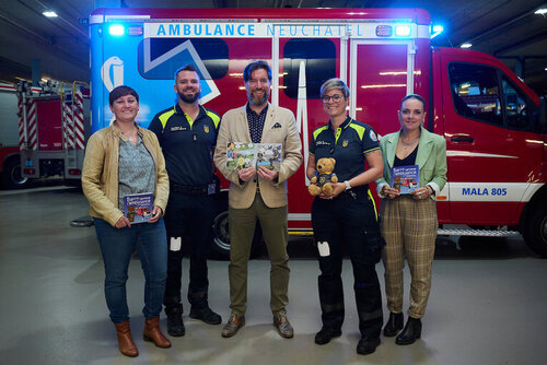 Barry raconte l'ambulance, un livre présenté aux médias.