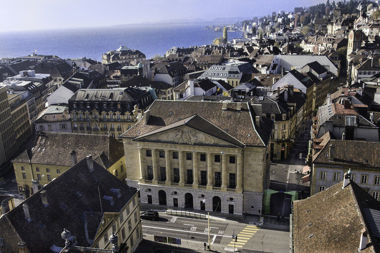 Vue aérienne de Neuchâtel (archives Stefano Iori).