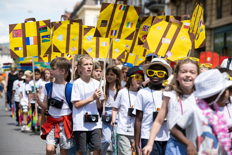 Cortège de la Fête de la jeunesse 2022 à Neuchâtel. Photo Lucas Vuitel