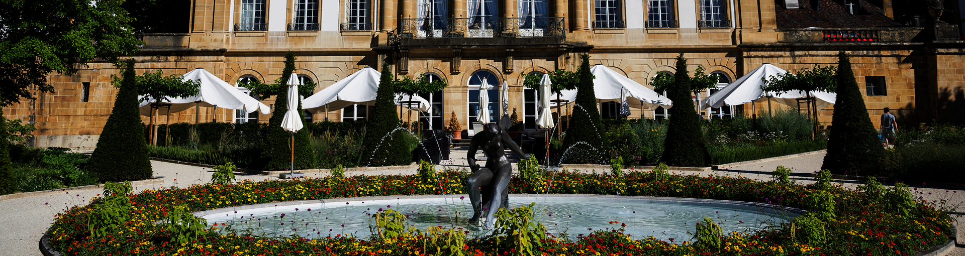 L'Hôtel du Peyrou fait partie des édifices remarquables de la ville, avec son jardin à la française