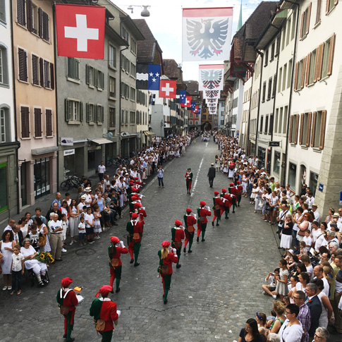 Le Maienzug, la fête traditionnelle du printemps à Aarau.