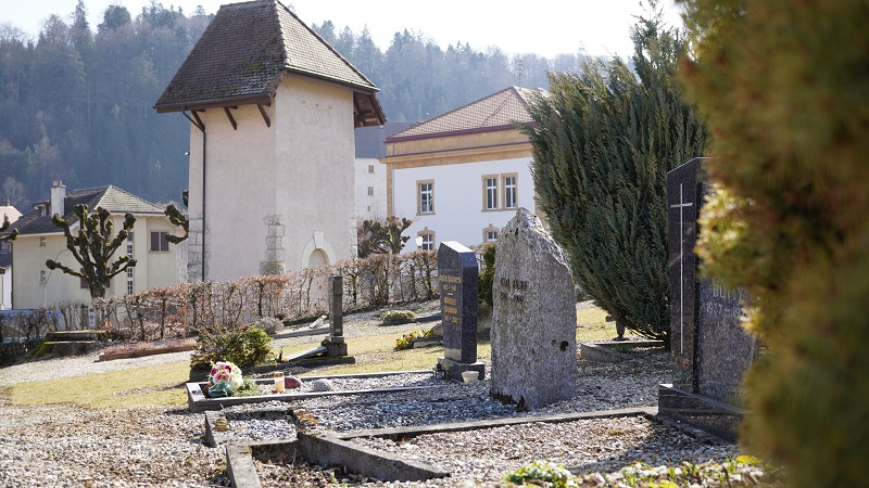 Une vue du cimetière de Valangin