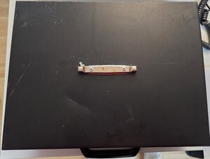 Caisse métallique noire